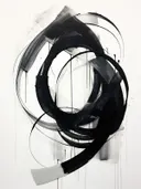 Abstract schilderij met een ronddraaiende zwarte penseelstreek op witte achtergrond.