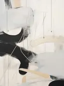Abstract schilderij met een grote zwarte penseelveeg en druipende lijnen op beige achtergrond.