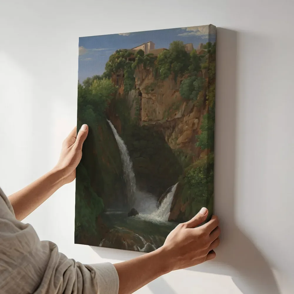 Sfeerimpressie: Gezicht op de waterval van Tivoli van Jean-Joseph-Xavier Bidauld terwijl het aan de muur wordt gehangen