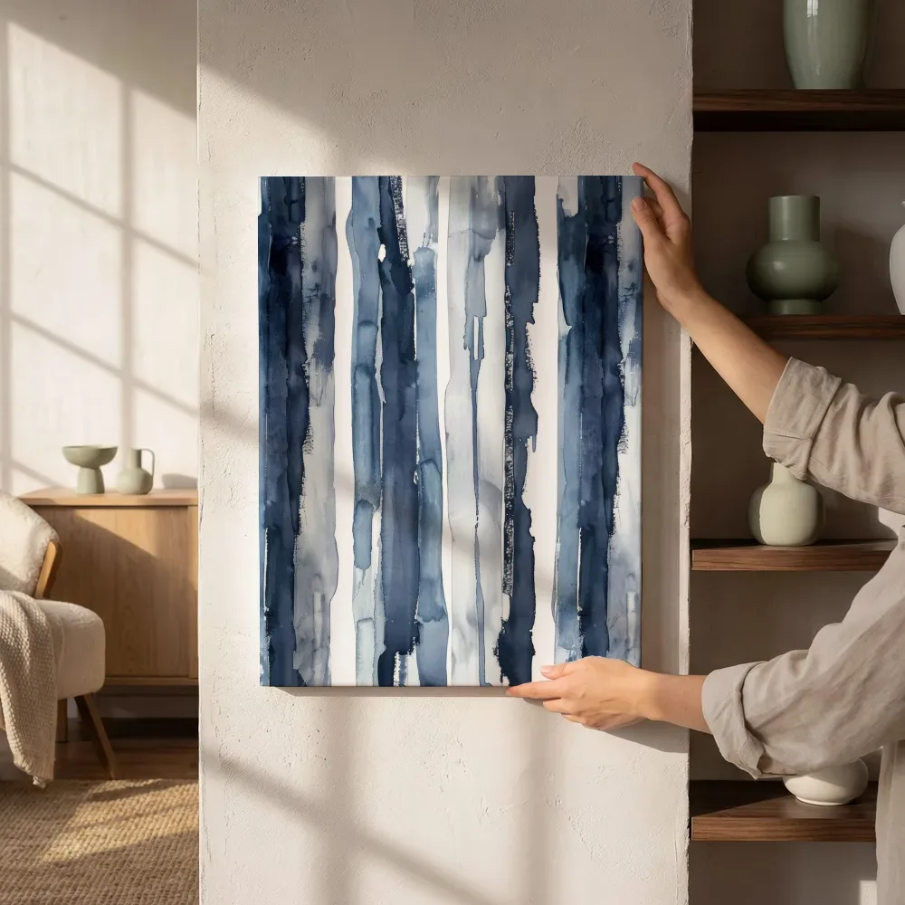 Sfeerimpressie: Verticale blauwe streeppartij naast de kast