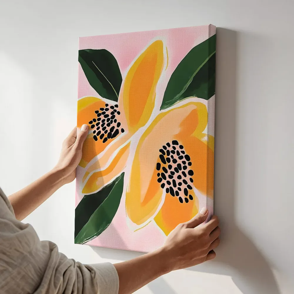 Sfeerimpressie: Abstracte magnolia terwijl het aan de muur wordt gehangen
