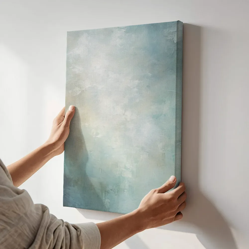 Sfeerimpressie: Abstracte mistige morgen terwijl het aan de muur wordt gehangen