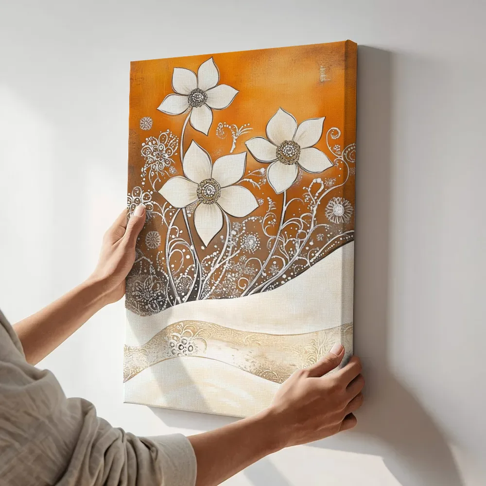 Sfeerimpressie: Abstracte witte bloemen terwijl het aan de muur wordt gehangen