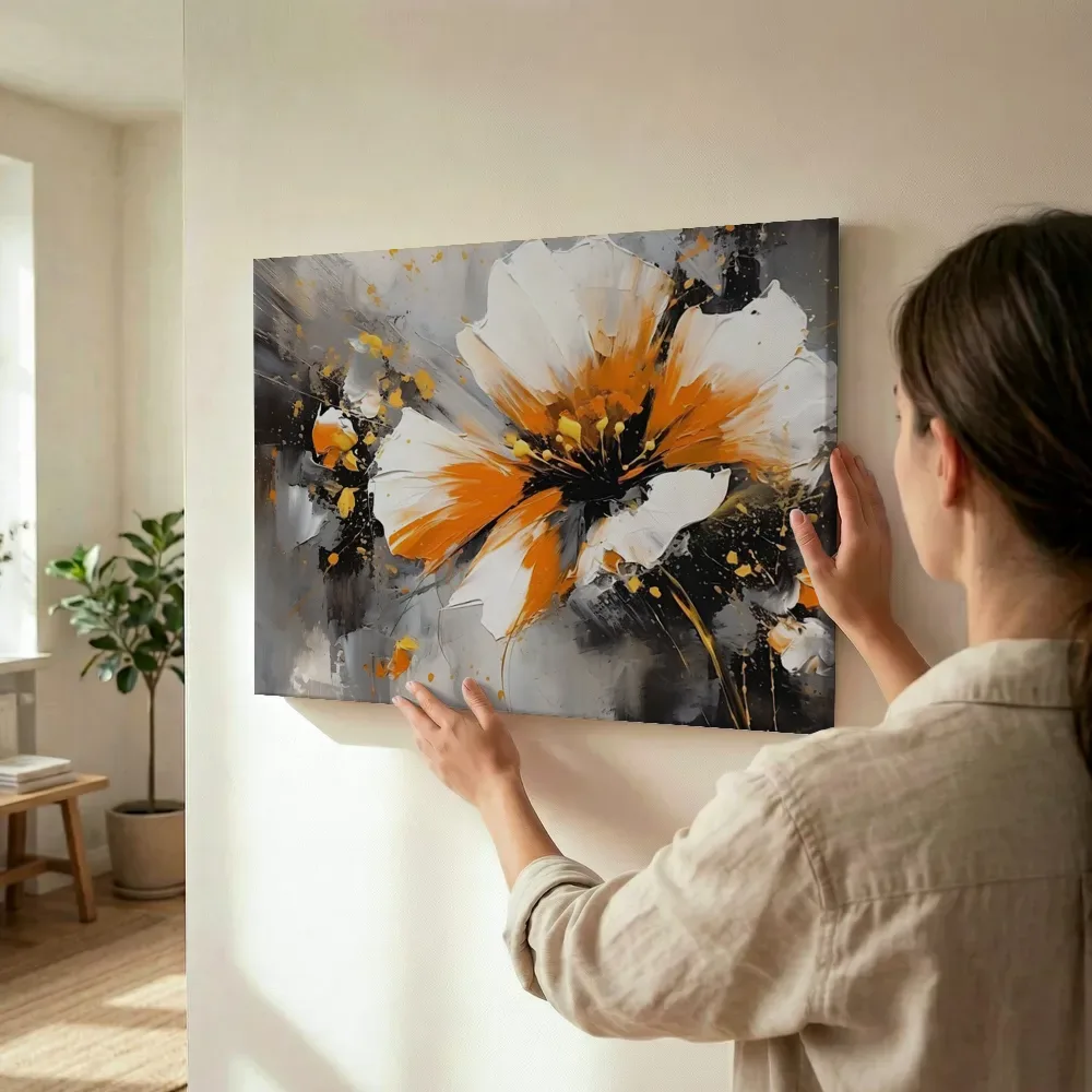 Sfeerimpressie: Abstracte witte en oranje bloem terwijl het wordt opgehangen
