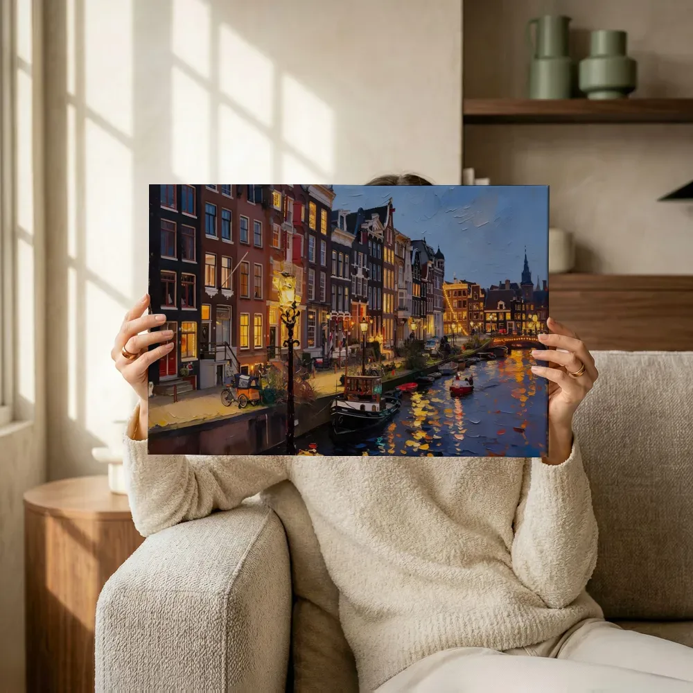 Sfeerimpressie: Amersfoort, Koppelpoort in bijna abstract terwijl het omhoog wordt gehouden