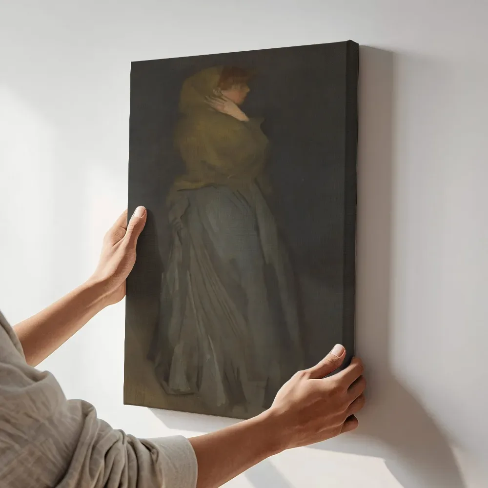Sfeerimpressie: Arrangement in geel en grijs, Effie Deans van James McNeill Whistler terwijl het aan de muur wordt gehangen