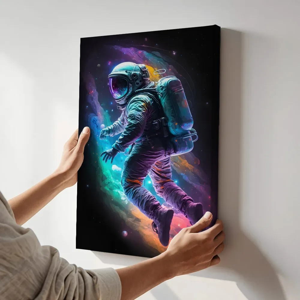 Sfeerimpressie: Astronaut in zijaanzicht tussen de sterren terwijl het aan de muur wordt gehangen