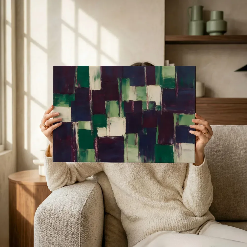 Sfeerimpressie: Aubergine en smaragd in twintig vakken terwijl het omhoog wordt gehouden