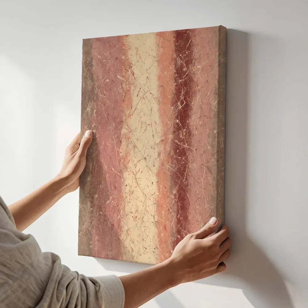 Sfeerimpressie: Banen Spetter in oud roze terwijl het aan de muur wordt gehangen