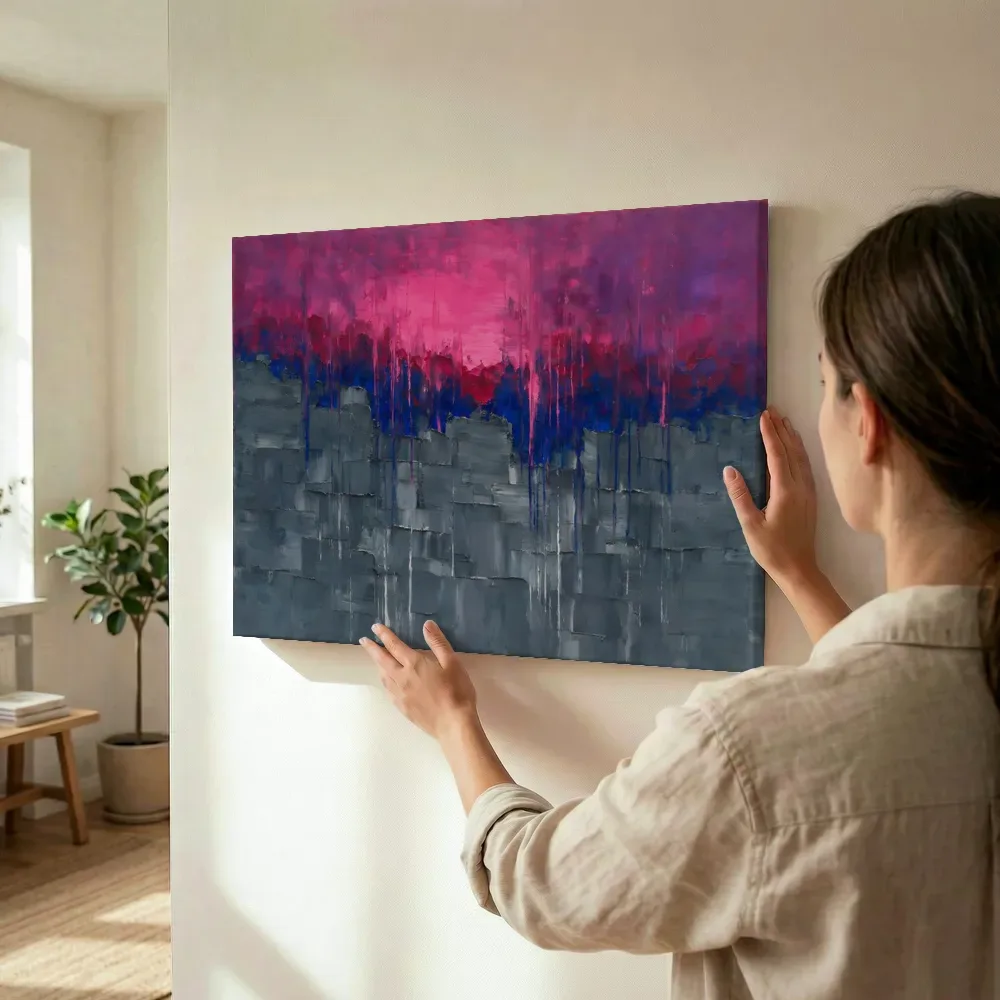 Sfeerimpressie: Basaltgrijs en magenta met hoge horizon terwijl het wordt opgehangen