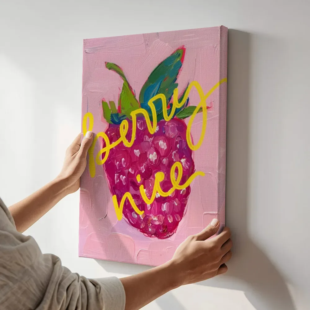 Sfeerimpressie: Berry nice terwijl het aan de muur wordt gehangen