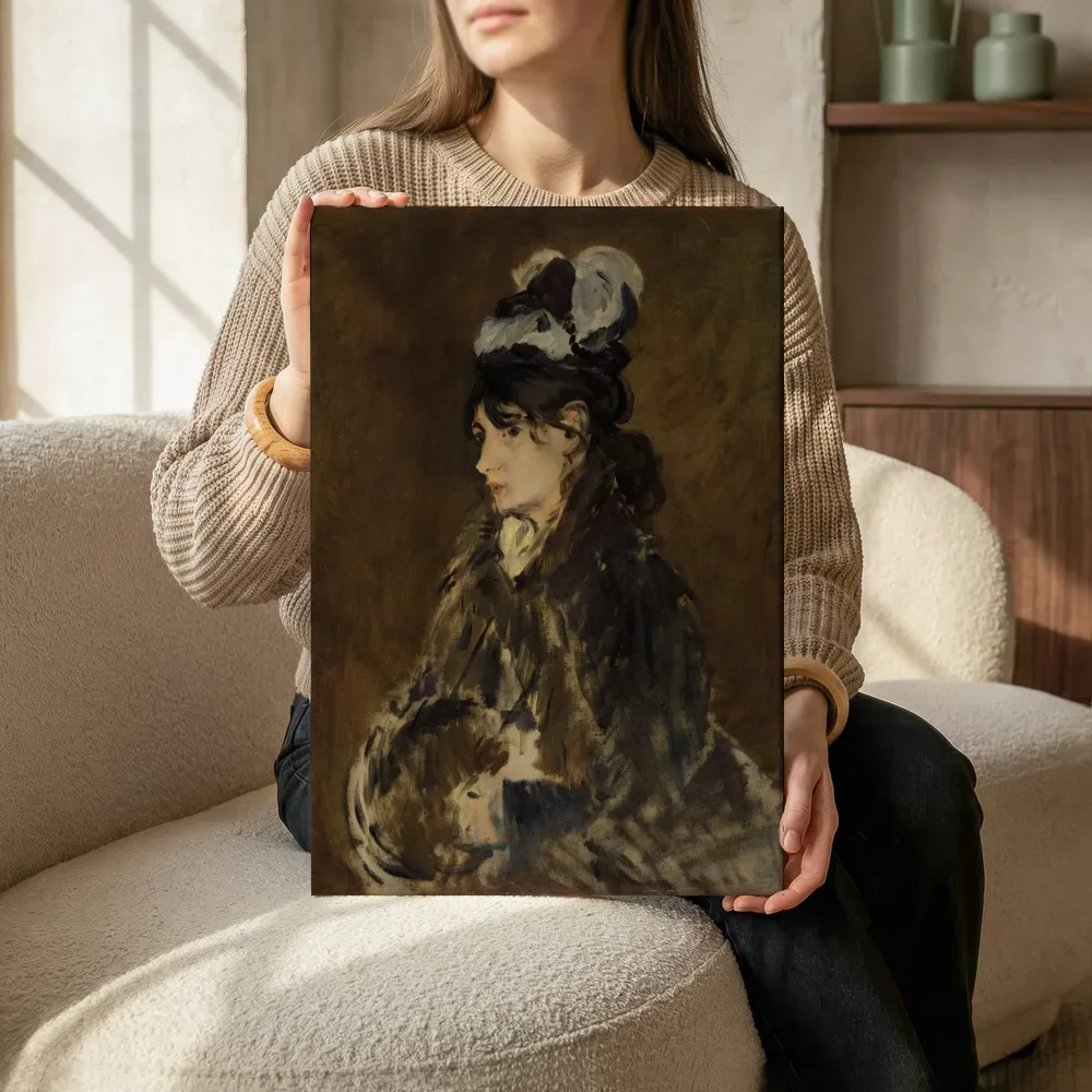 Sfeerimpressie: Berthe Morisot met een mof van Edouard Manet terwijl het zittend wordt getoond