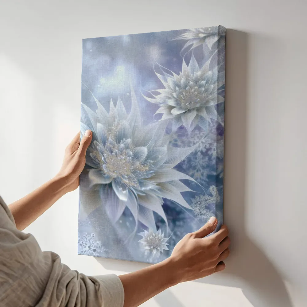 Sfeerimpressie: Bevroren sterbloemen in winterlicht terwijl het aan de muur wordt gehangen