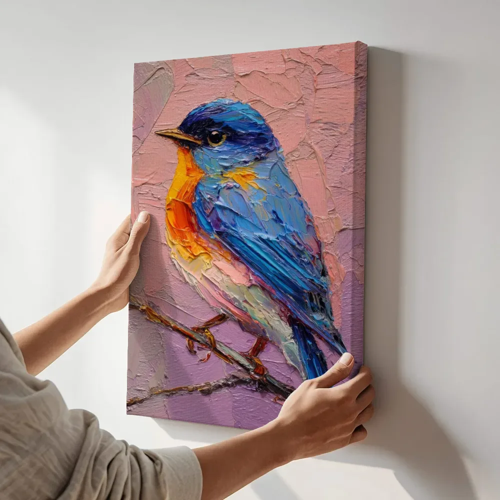 Sfeerimpressie: Blauwe vogel in close-up terwijl het aan de muur wordt gehangen