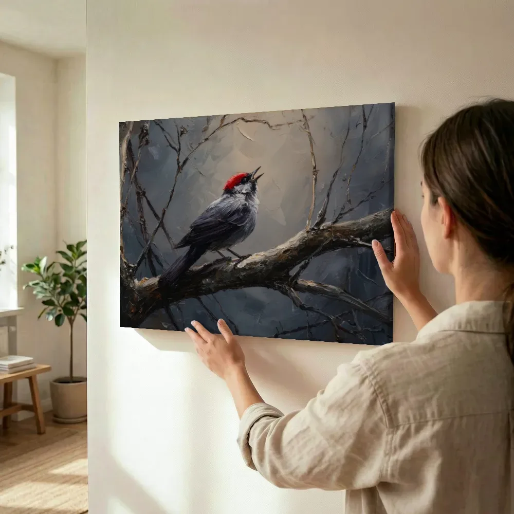 Sfeerimpressie: Zangvogel met rode kruin in de herfst terwijl het wordt opgehangen