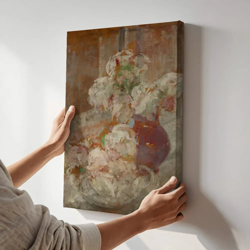 Sfeerimpressie: Bloemen van Olga Boznańska terwijl het aan de muur wordt gehangen