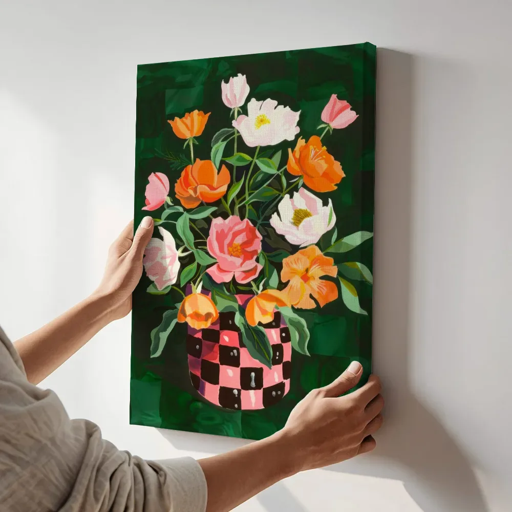 Sfeerimpressie: Boeket in geblokte vaas terwijl het aan de muur wordt gehangen