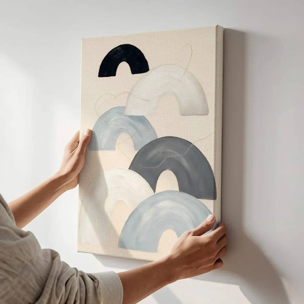 Sfeerimpressie: Bogen in maten Retro Shapes in steengrijs terwijl het aan de muur wordt gehangen