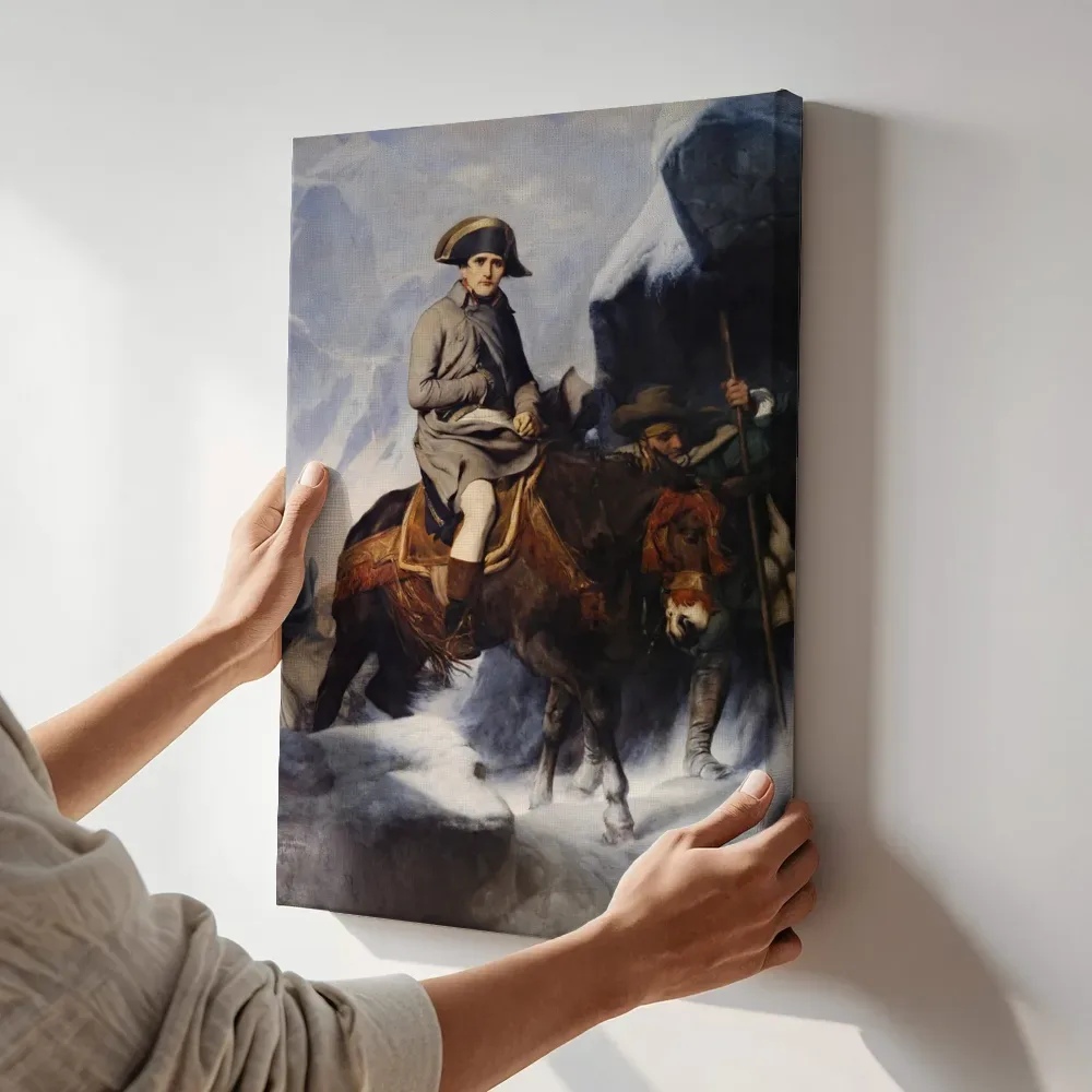 Sfeerimpressie: Bonaparte trekt over de Alpen van Paul Delaroche terwijl het aan de muur wordt gehangen