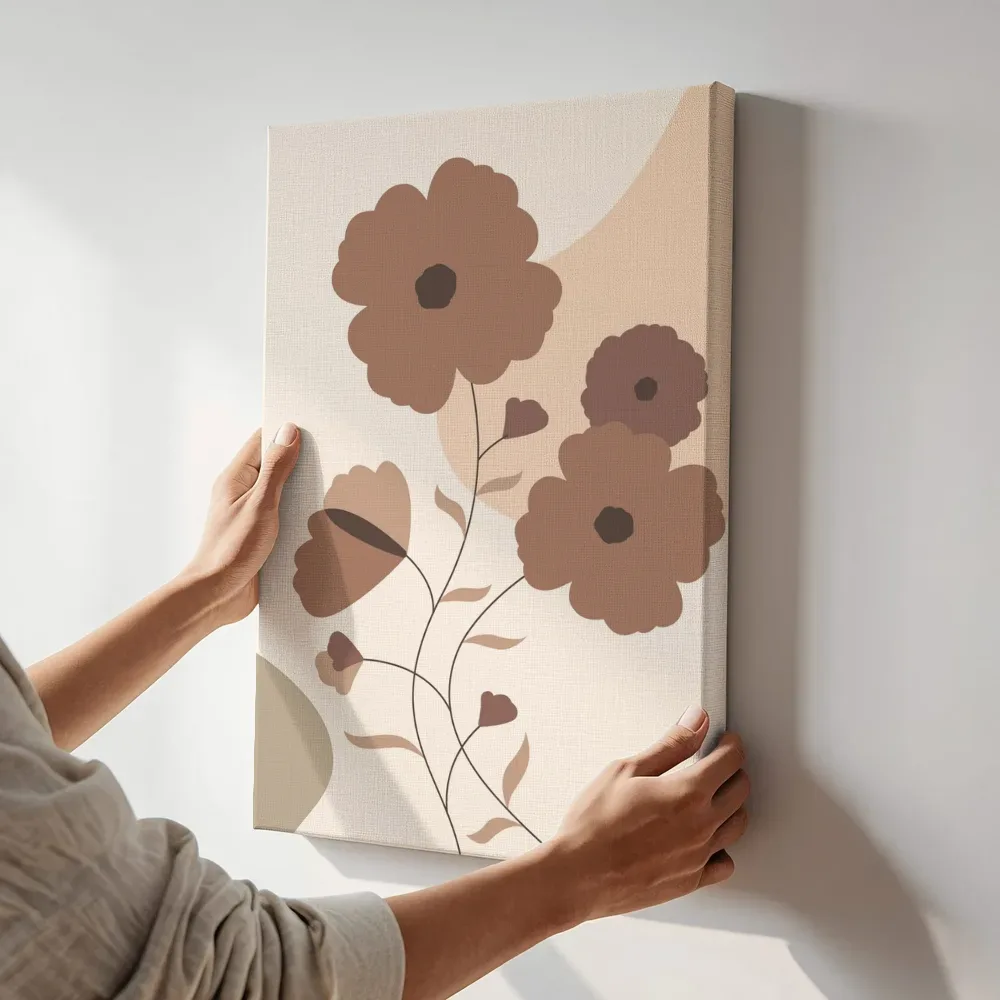 Sfeerimpressie: Botanische bloemenillustratie in bruin terwijl het zittend wordt getoond