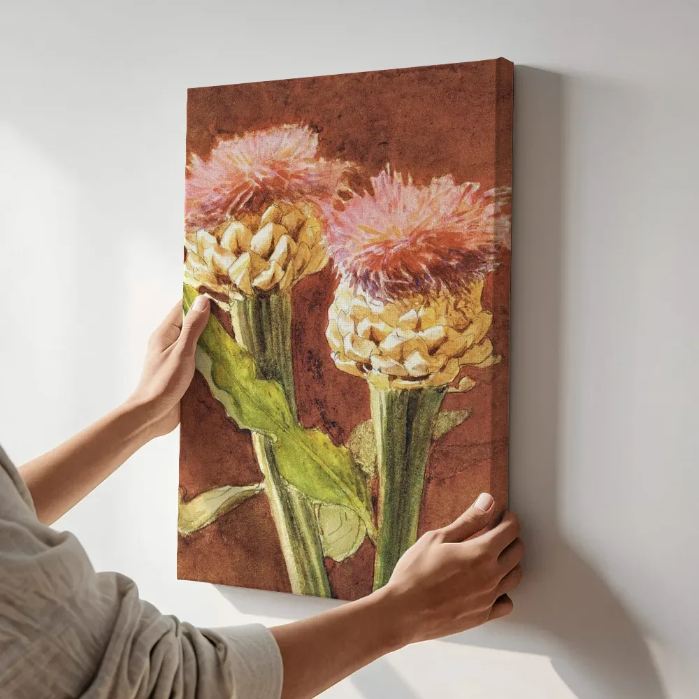 Sfeerimpressie: Botanische studie van roze distelbloemen terwijl het aan de muur wordt gehangen