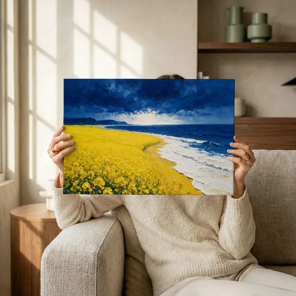 Sfeerimpressie: Branding over het zand in kobalt terwijl het omhoog wordt gehouden