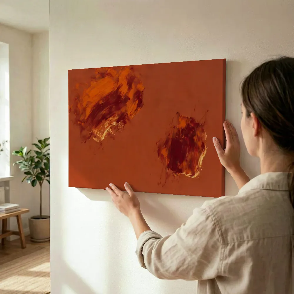 Sfeerimpressie: Brede halen in twee massa's in vol terracotta terwijl het wordt opgehangen