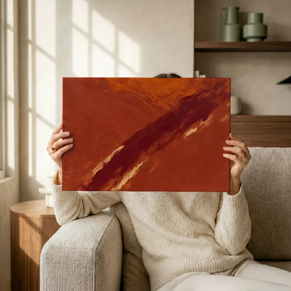 Sfeerimpressie: Brede halen op de diagonaal in vol terracotta terwijl het omhoog wordt gehouden
