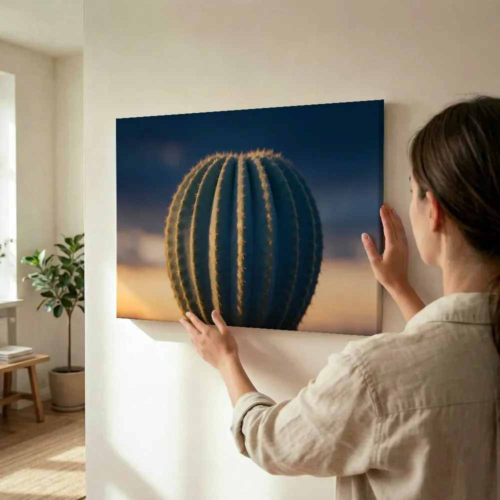Sfeerimpressie: Cactus in de schemering 17 terwijl het wordt opgehangen