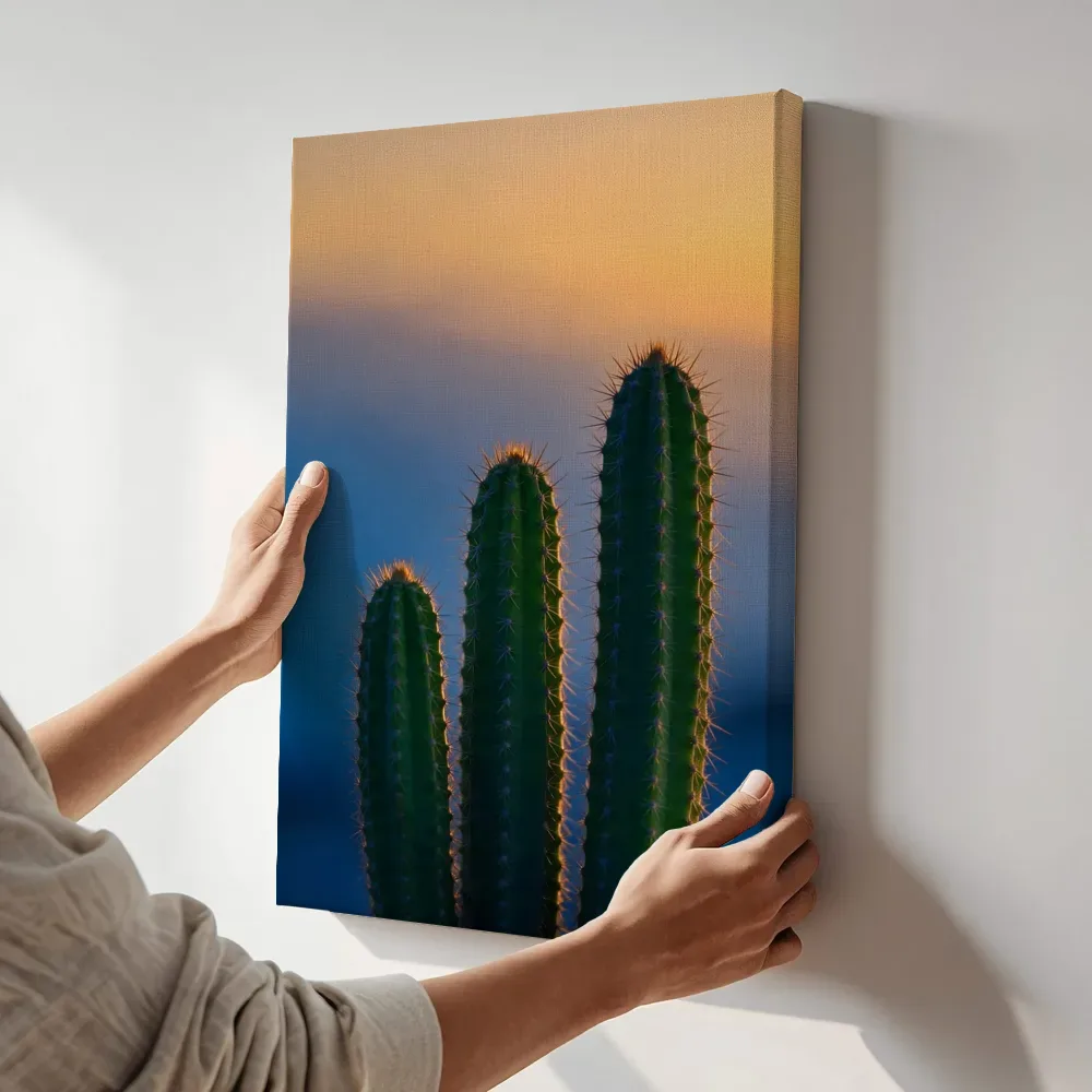 Sfeerimpressie: Cactus in de schemering 4 terwijl het aan de muur wordt gehangen
