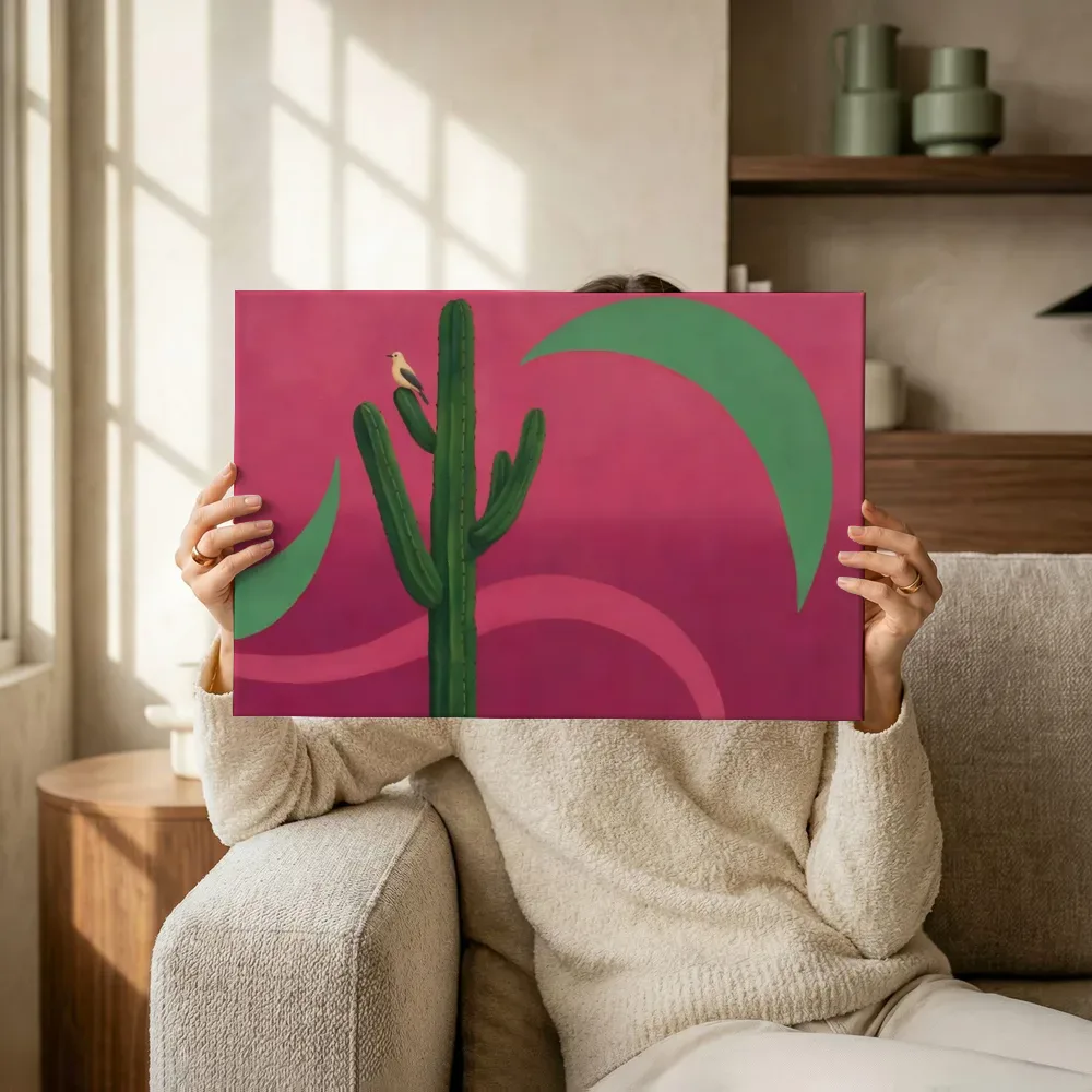 Sfeerimpressie: Cactus in framboos en jade terwijl het omhoog wordt gehouden
