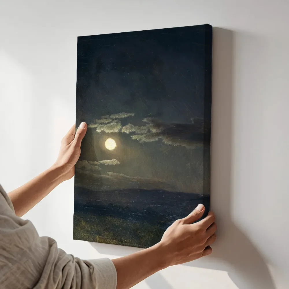 Sfeerimpressie: Wolkenstudie bij maanlicht van Albert Bierstadt terwijl het aan de muur wordt gehangen