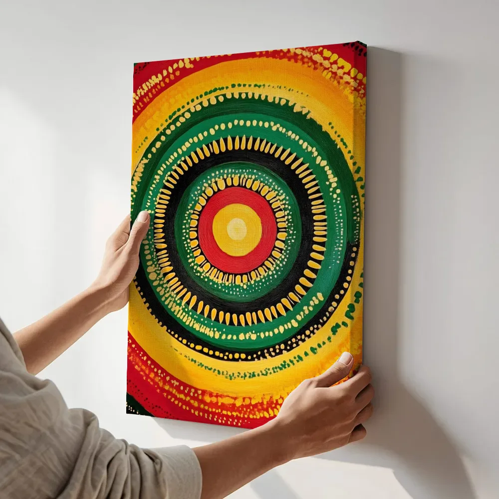 Sfeerimpressie: Concentrische mandala in rood, geel en groen terwijl het aan de muur wordt gehangen