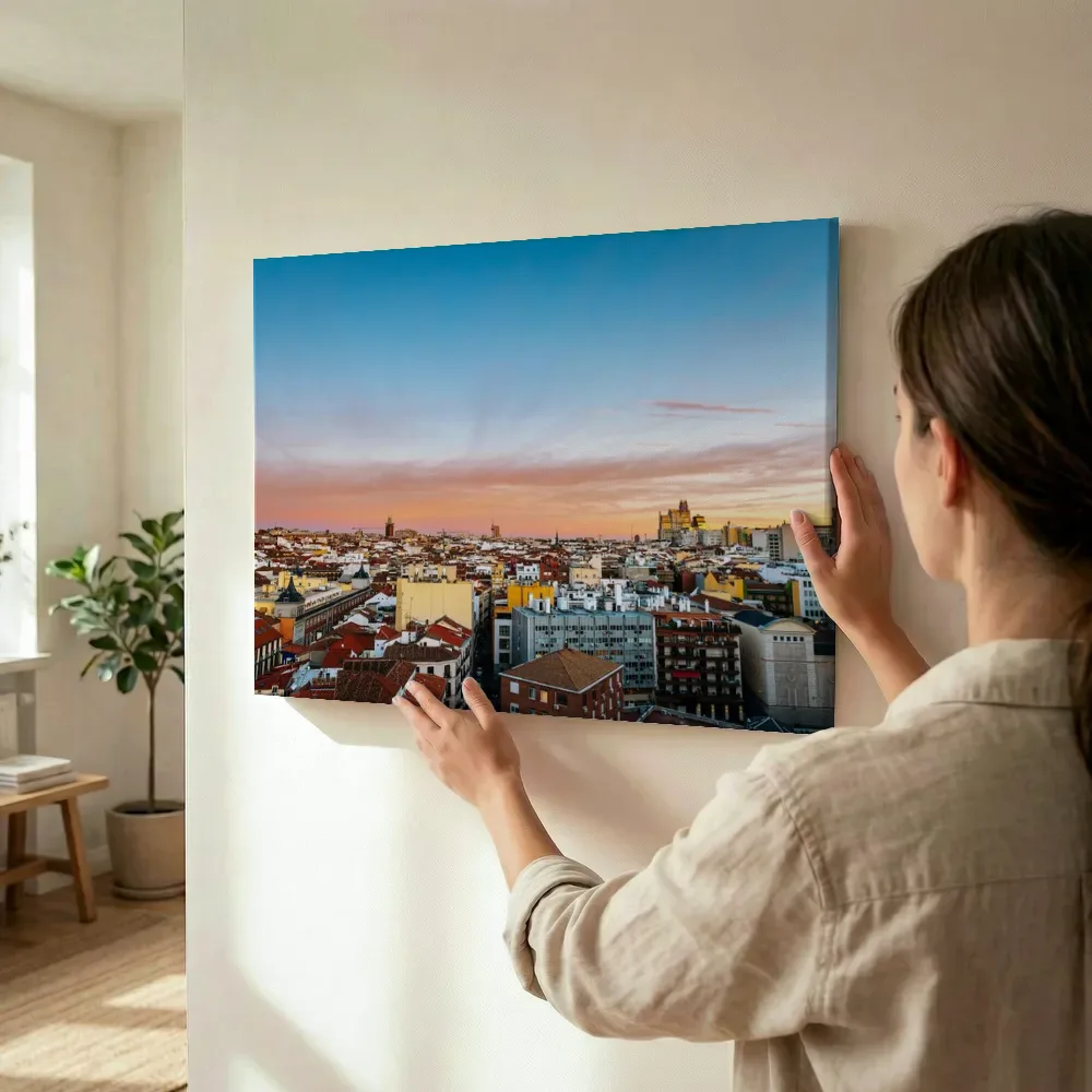 Sfeerimpressie: Daken van Madrid bij zonsondergang terwijl het wordt opgehangen