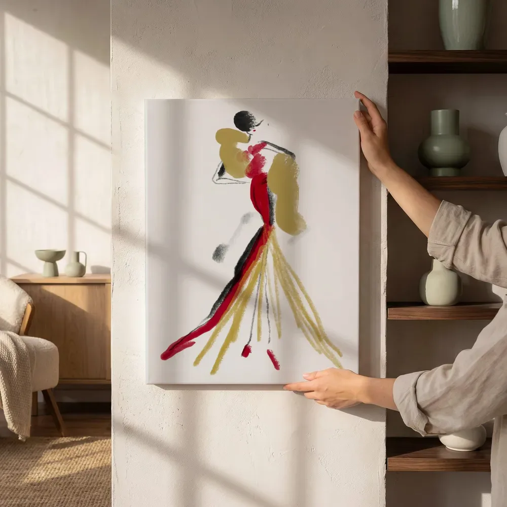 Sfeerimpressie: Dansende dame in rood en goud naast de kast