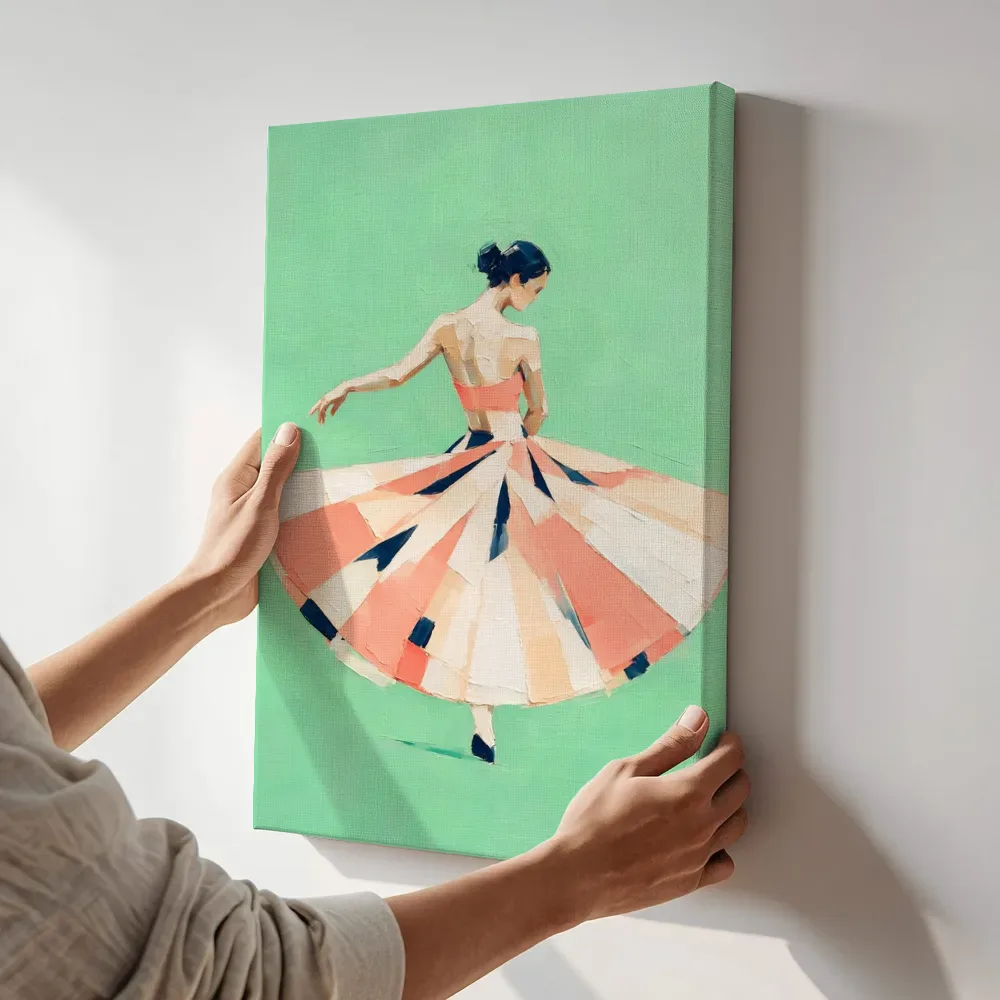 Sfeerimpressie: Danseres, olieverf in munt en koraal terwijl het aan de muur wordt gehangen
