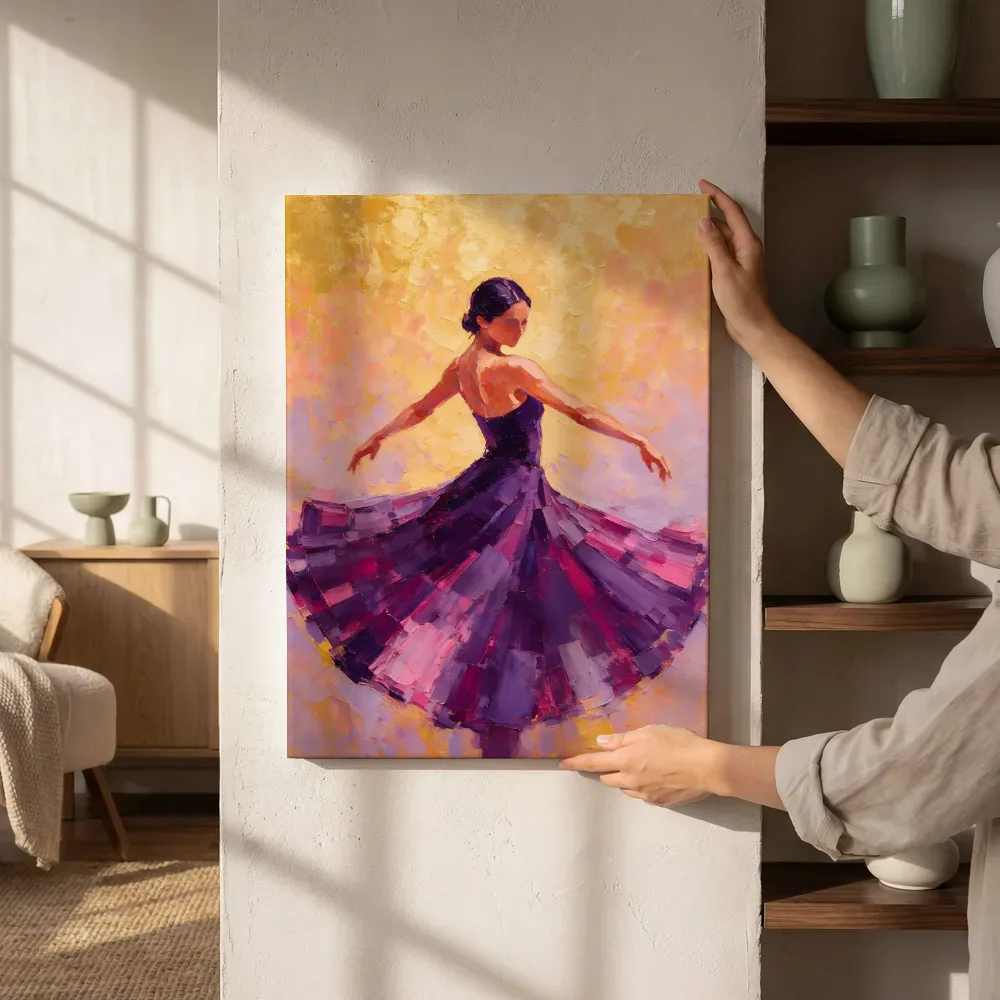 Sfeerimpressie: Danseres, olieverf in paars en goud naast de kast