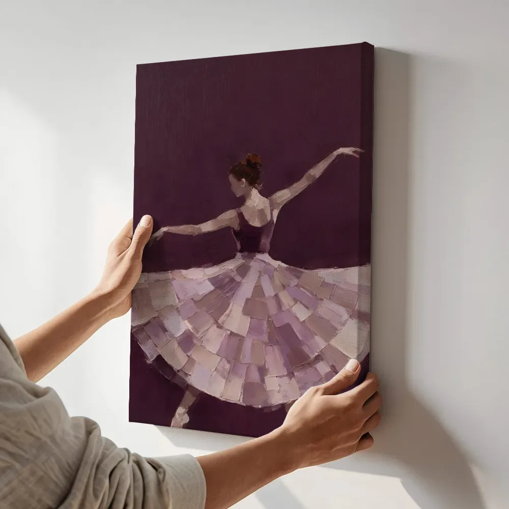 Sfeerimpressie: Danseres, olieverf in pruim terwijl het aan de muur wordt gehangen
