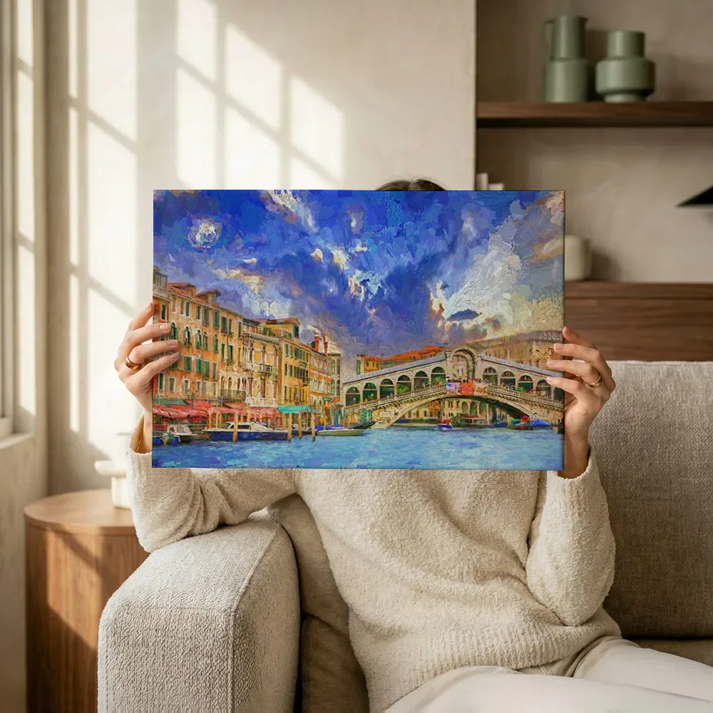 Sfeerimpressie: De Rialtobrug in Venetië terwijl het omhoog wordt gehouden
