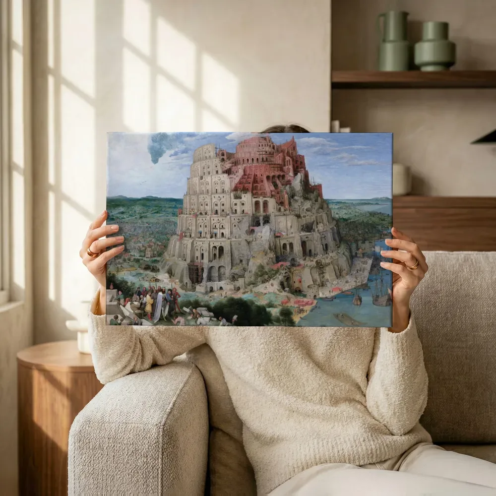 Sfeerimpressie: De Toren van Babel met haven van Pieter Bruegel de Oude terwijl het omhoog wordt gehouden