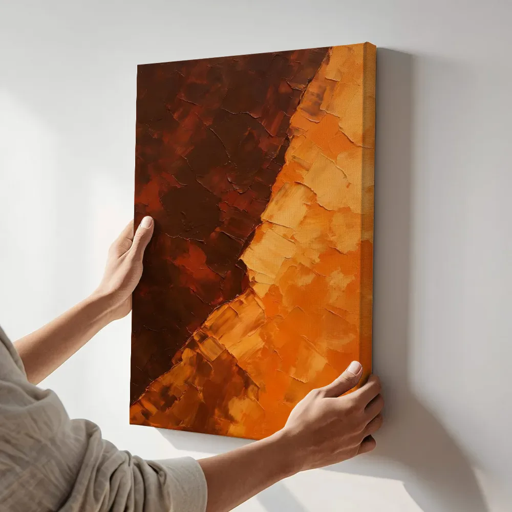 Sfeerimpressie: Diagonale vlakken paletmes, terracotta terwijl het aan de muur wordt gehangen