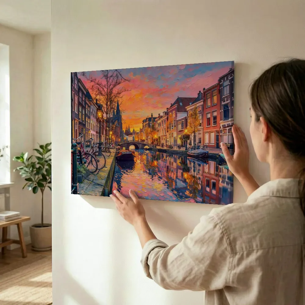 Sfeerimpressie: Dinan, port in avondlicht terwijl het wordt opgehangen
