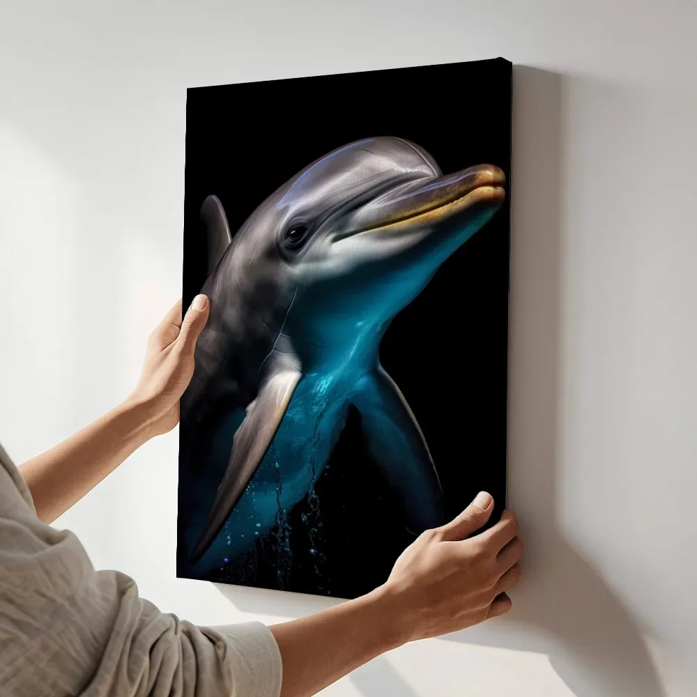 Sfeerimpressie: Dolfijn in turquoise water terwijl het aan de muur wordt gehangen