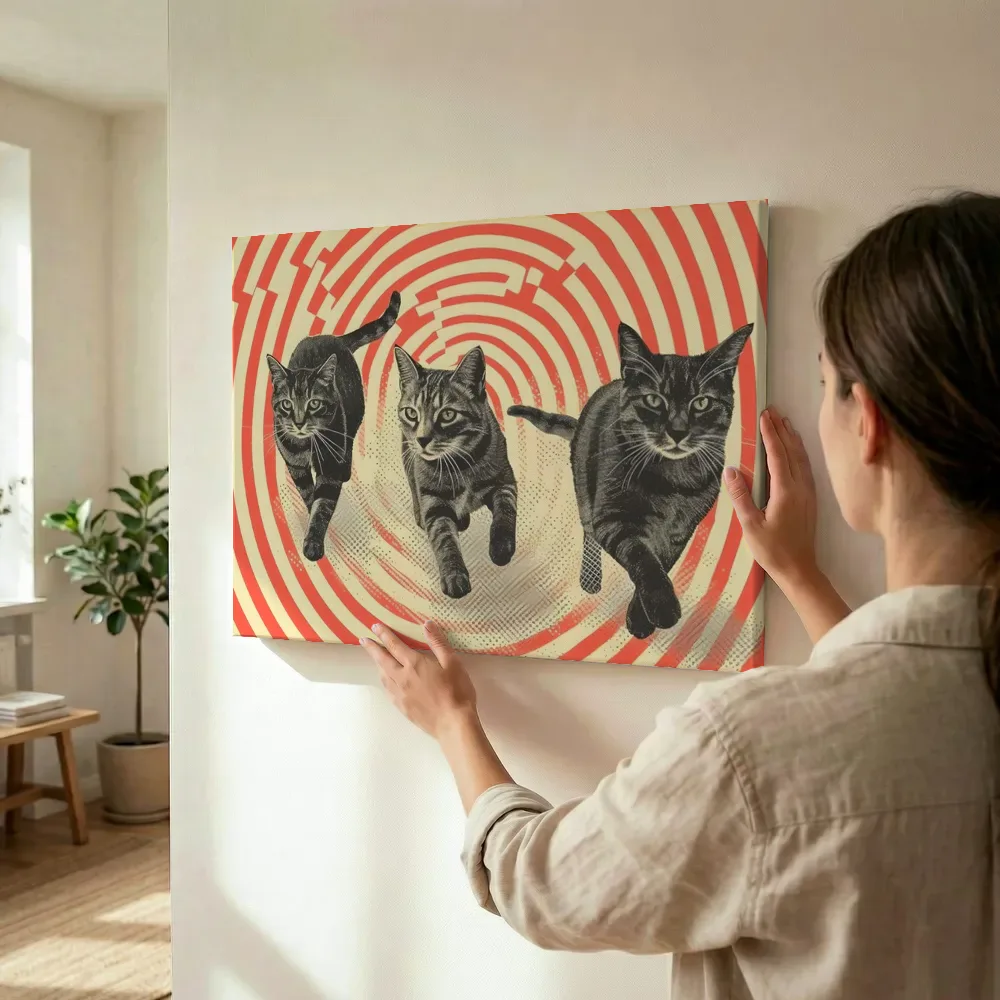 Sfeerimpressie: Drie katten met psychedelische achtergrond terwijl het wordt opgehangen