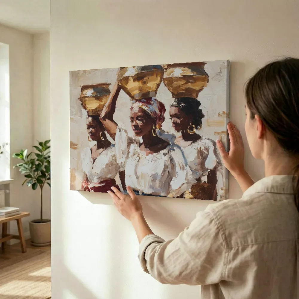 Sfeerimpressie: Drie vrouwen met gouden kommen terwijl het wordt opgehangen