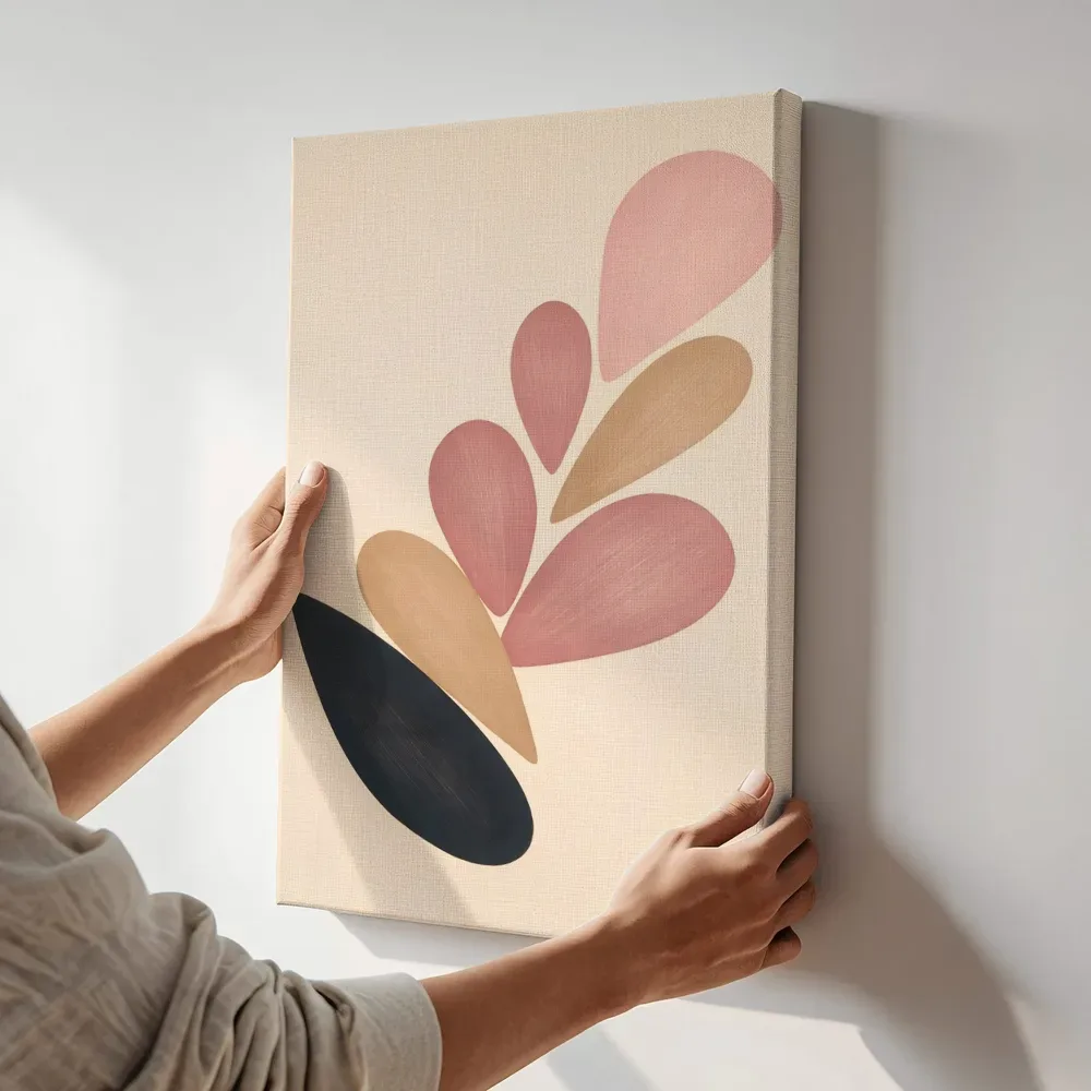Sfeerimpressie: Druppelvormen Retro Shapes 8 terwijl het aan de muur wordt gehangen