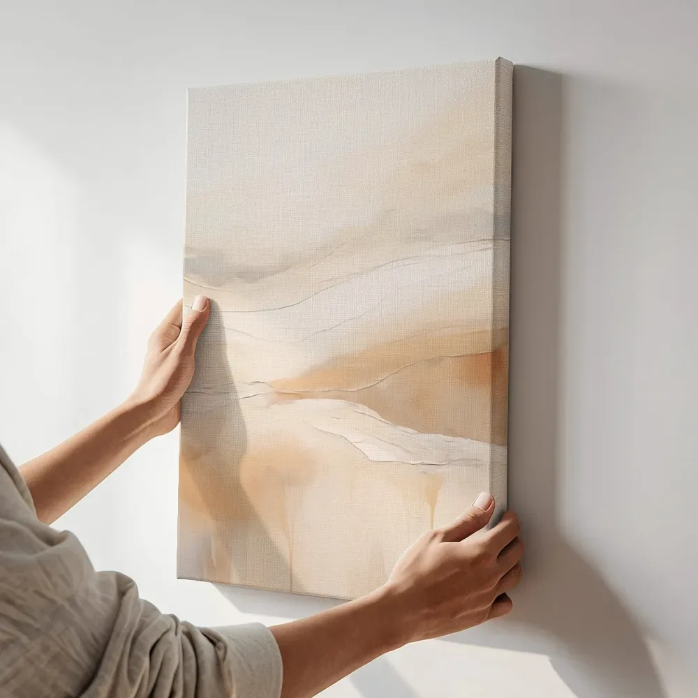 Sfeerimpressie: Duinen in sepia terwijl het aan de muur wordt gehangen