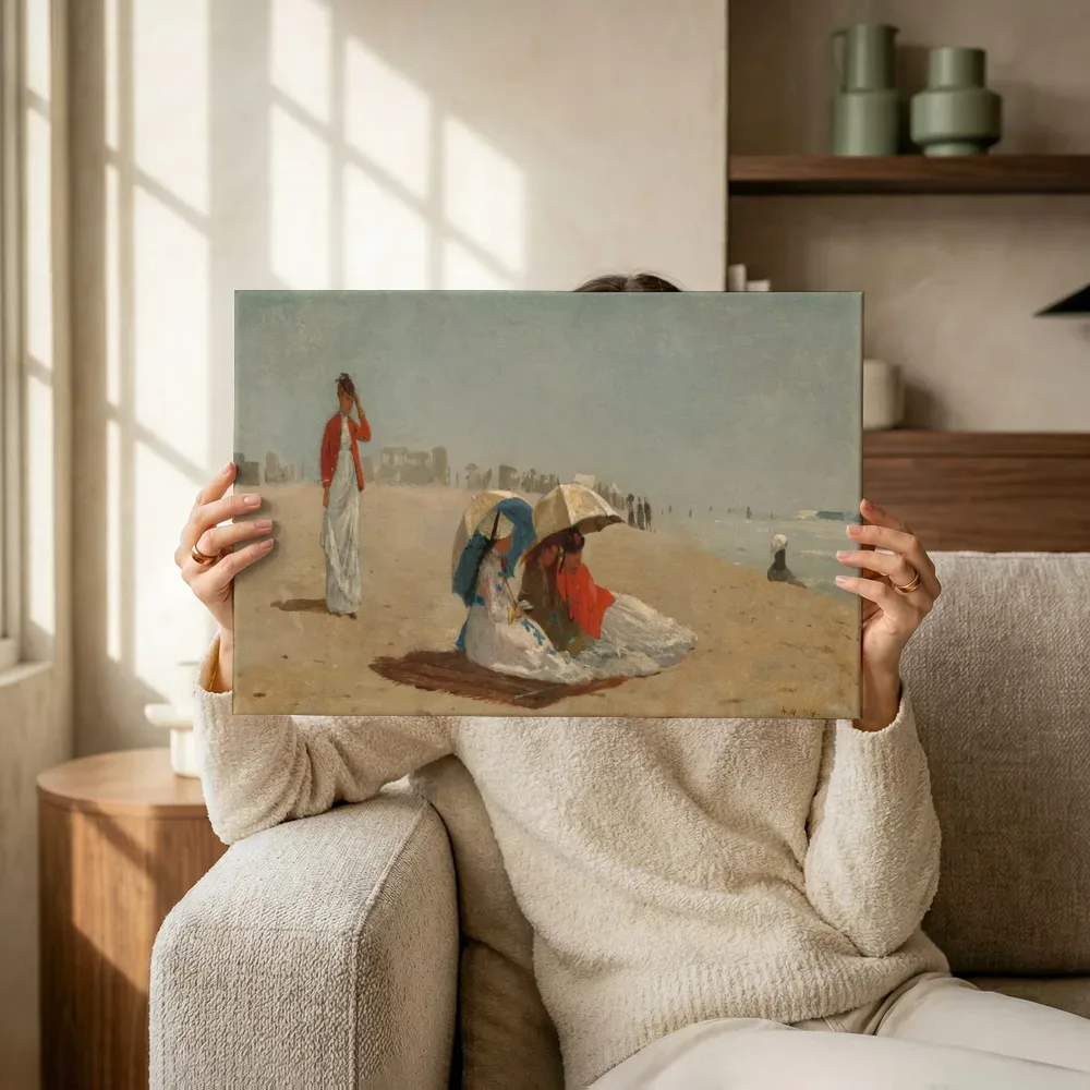 Sfeerimpressie: East Hampton Beach, Long Island van Winslow Homer terwijl het omhoog wordt gehouden