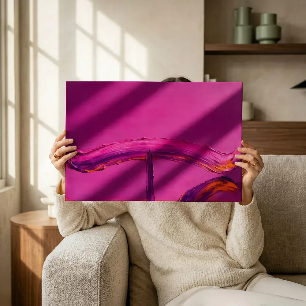 Sfeerimpressie: Eén gebaar laag in beeld in vol magenta terwijl het omhoog wordt gehouden