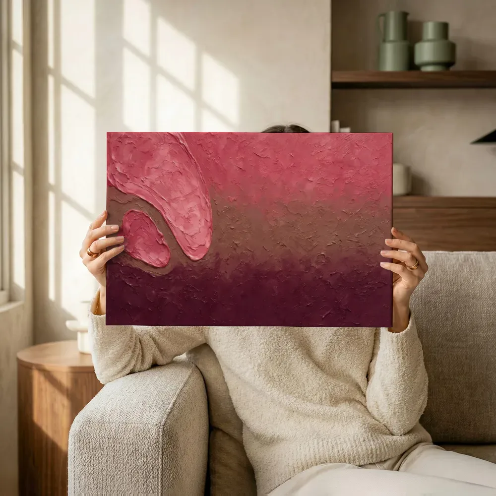 Sfeerimpressie: Eén kleur aan de linkerrand in roze en aubergine terwijl het omhoog wordt gehouden